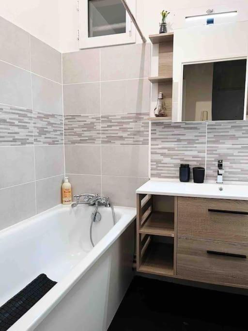 Logement Entier Chambre+Salon + Jardin & Terrasse Лез-Юлис Экстерьер фото