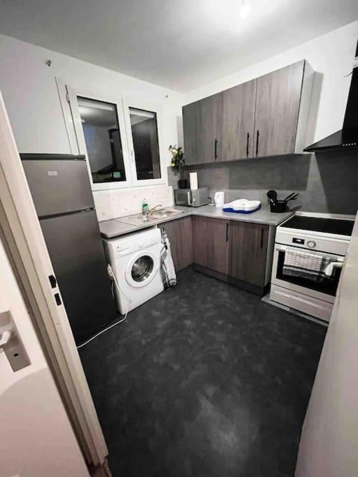Logement Entier Chambre+Salon + Jardin & Terrasse Лез-Юлис Экстерьер фото